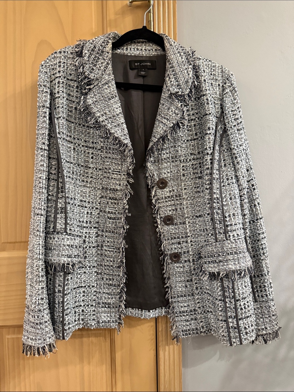 St. John Women’s Fringe Tweed Blazer Gray Black Size 8 Luxury Jacket
